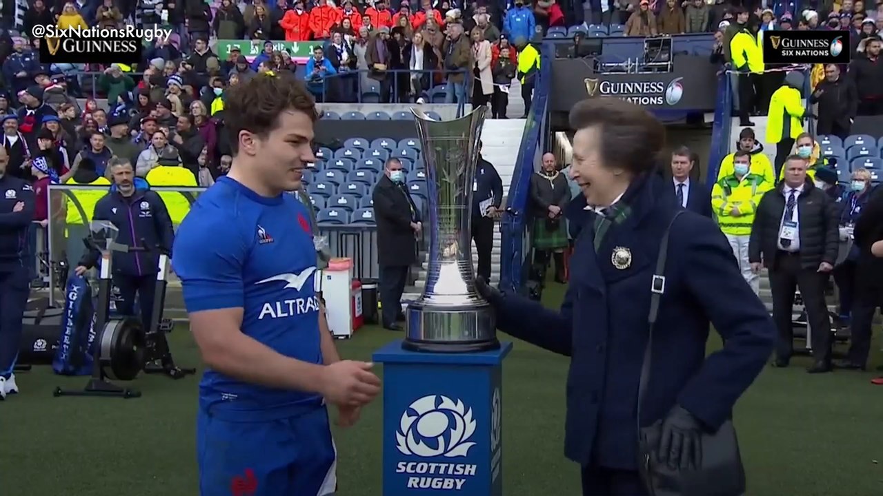 Princess Anne delights royal fans as she presents trophy at rugby match