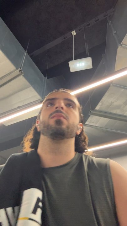 Séance de sport pecs, biceps et épaules