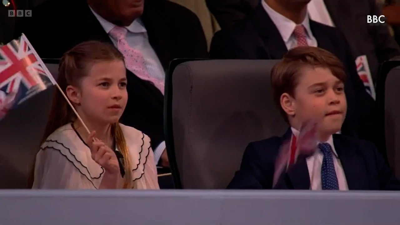 Princess Charlotte and Prince George sing along...