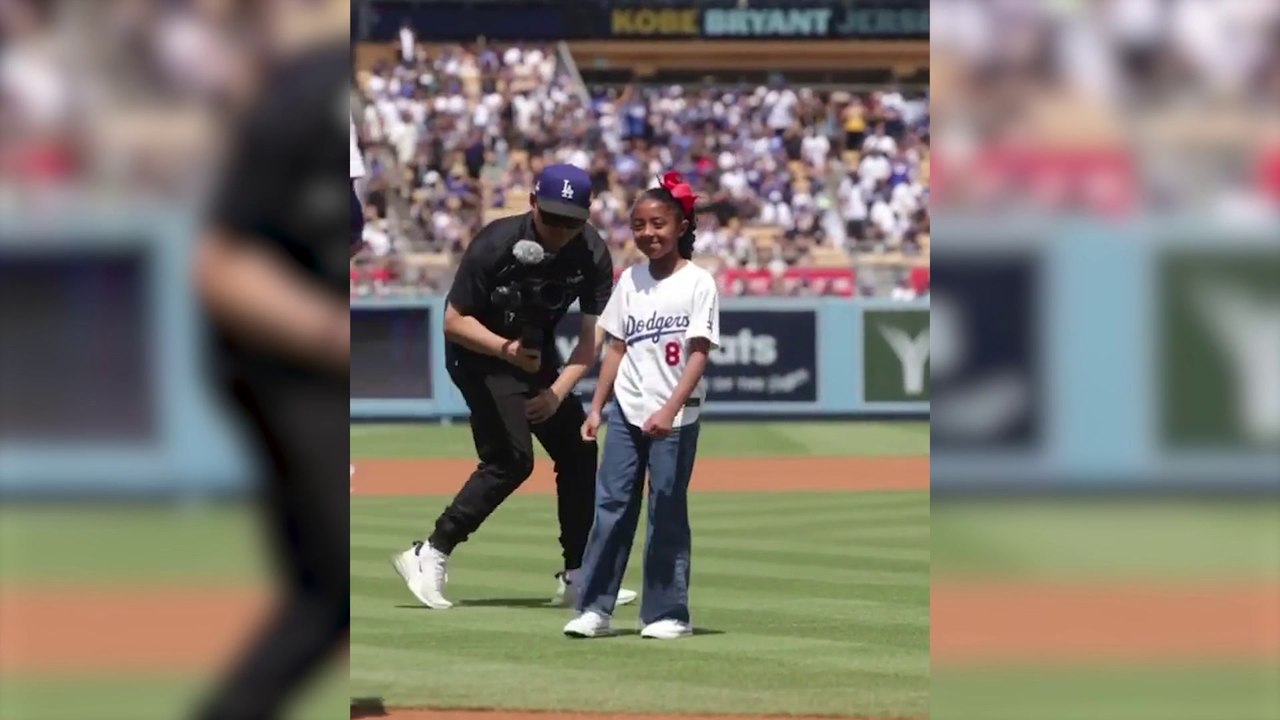 Kobe Bryant's daughter Bianka, 7, honors her dad
