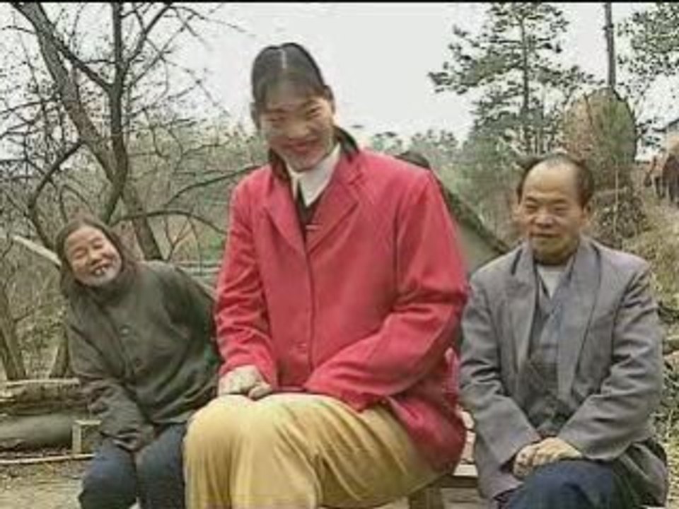 GUINNESS WORLD RECORDS TALLEST WOMAN