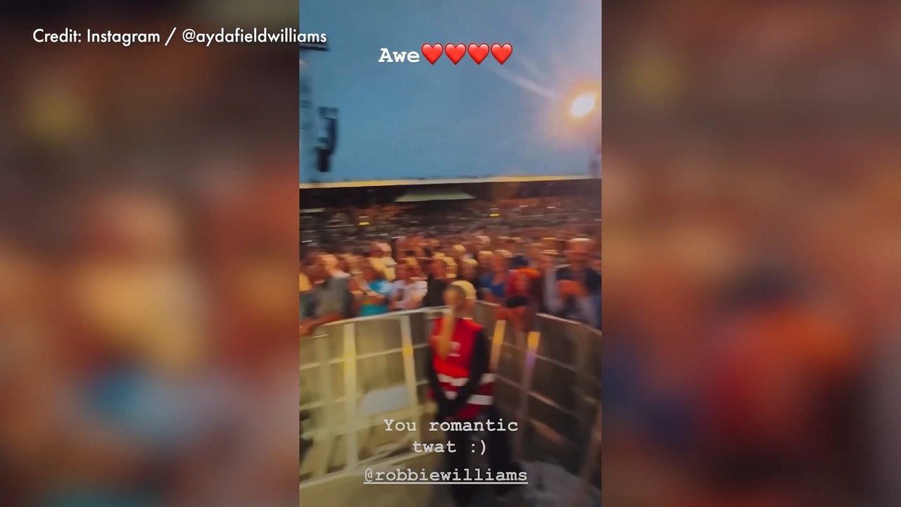 Robbie Williams Serenades Ayda Williams In Fron...