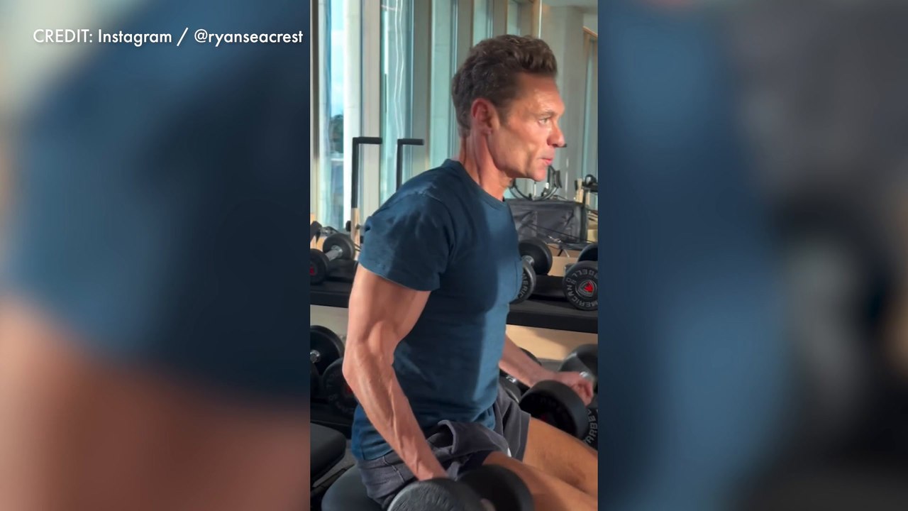 Ryan Seacrest stuns fans with bulging biceps