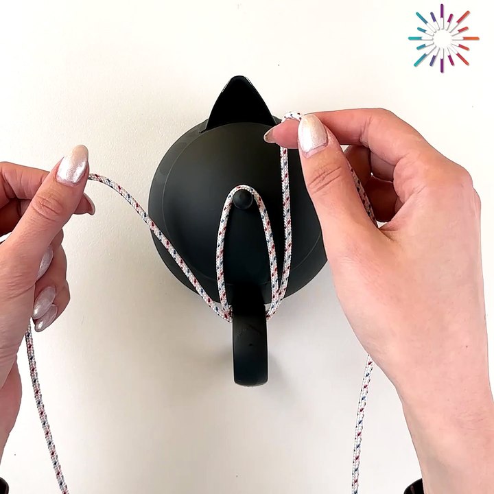 Teapot cap staying put thanks to this trick