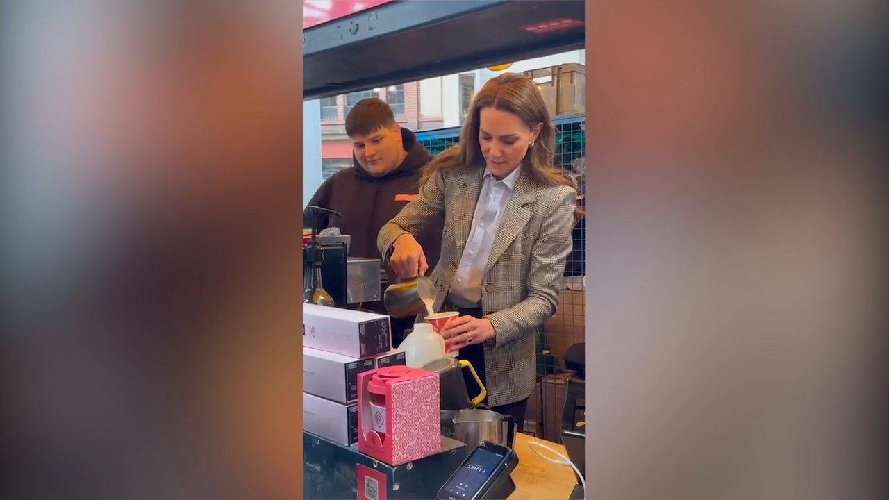 Princess Kate makes a perfect cappuccino