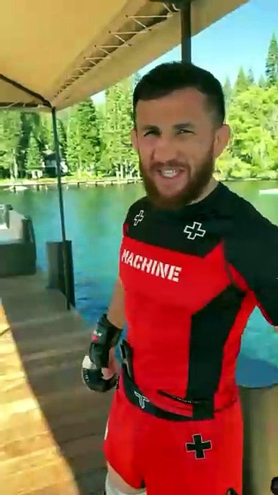 Zuckerberg lutou com ex-campeão da UFC no meio de um lago. Veja o vídeo