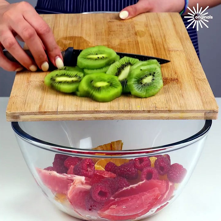 Tasty & easy mixed fruit cake idea 🥝🍊