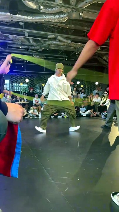 KO-YA, triple champion du monde, maîtrise le Double Dutch en rythme sur « King Kunta »