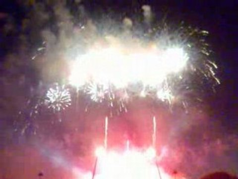 Feu d'artifice 14 juillet Paris. Tour Eiffel, Trocadero 2