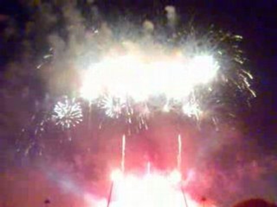 Feu d'artifice 14 juillet Paris. Tour Eiffel, Trocadero 2