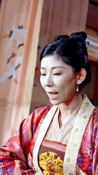 Modern Doctor Time-Travels to Ancient Empire Becomes Unloved Empress and Captivates the Emperor