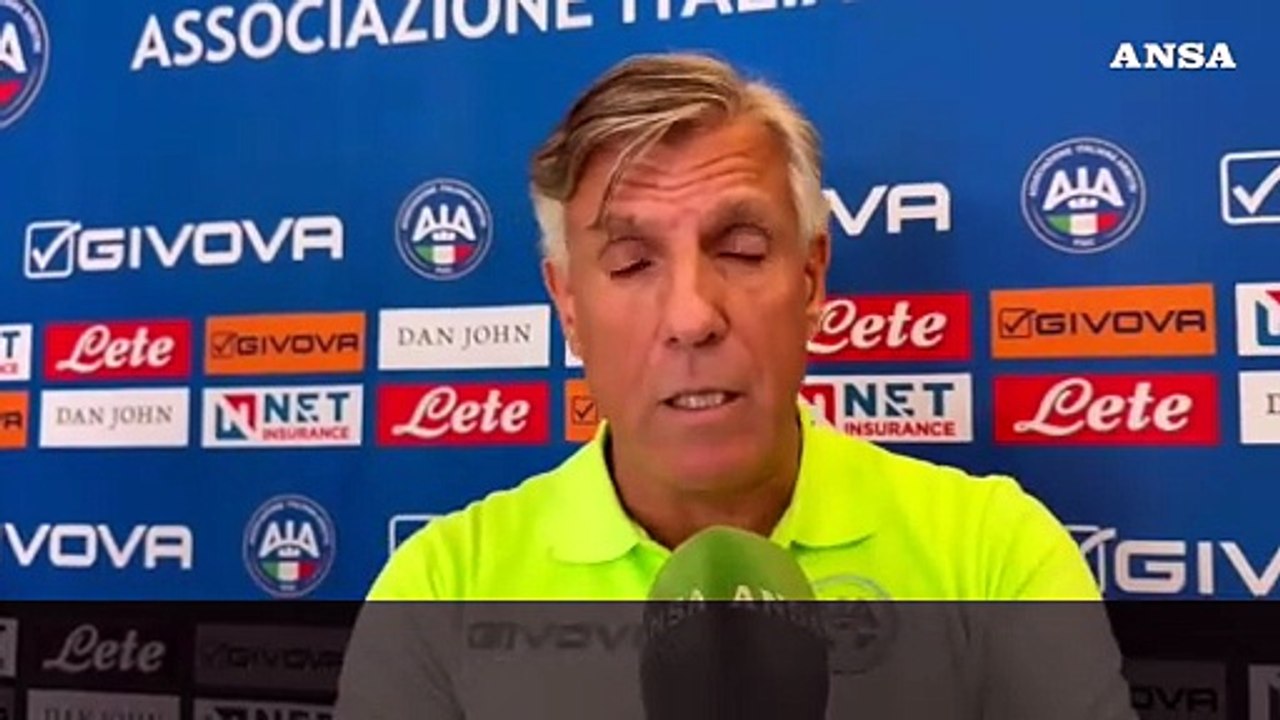 Calcio, Messina: "Non ammetteremo errori etici degli arbitri"