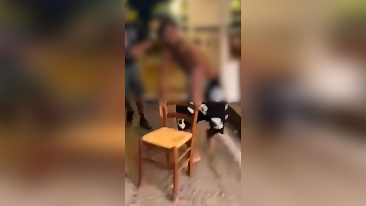 Video choc dell'aggressione violenta al porto