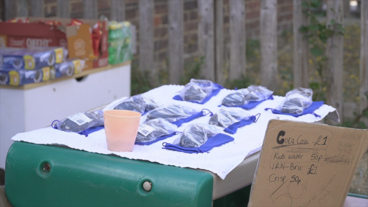 Honor and Ruby raise money for a holiday after losing their dad