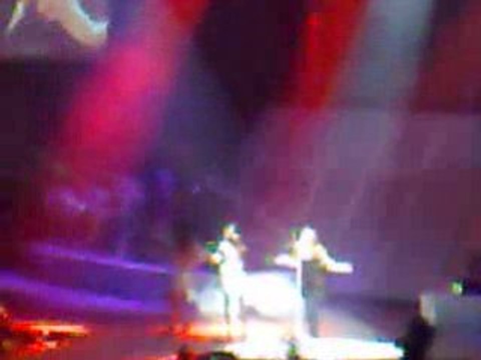 Alicia Keys Intro Live #02