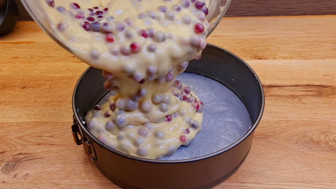 Köstliches Joghurtkuchen Rezept mit Preiselbeeren, schnelles Kuchenrezept