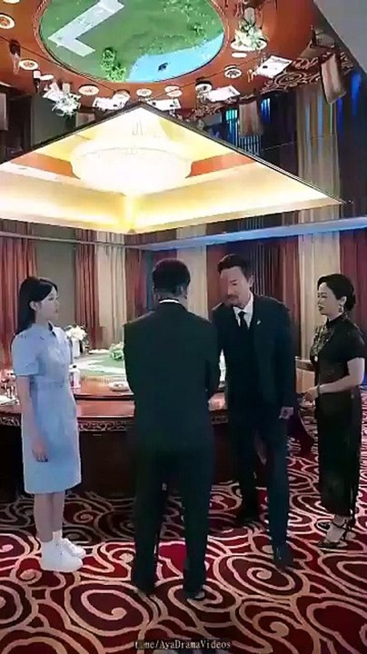 She Glowed Up Alone Chinese Drama