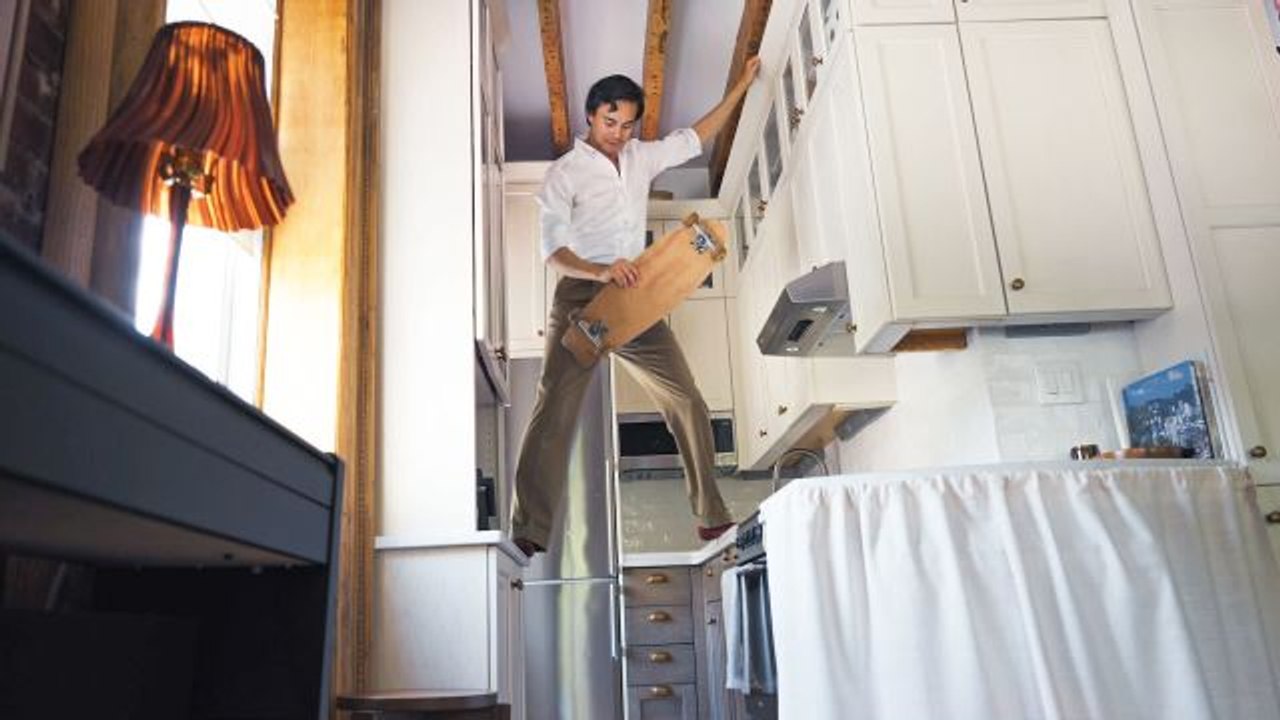 How an Interior Designer Maximized a 330-Sq-Ft Chinatown Apartment