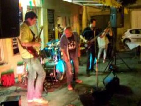 Photo et concet du 15 juillet du groupe de didier 036