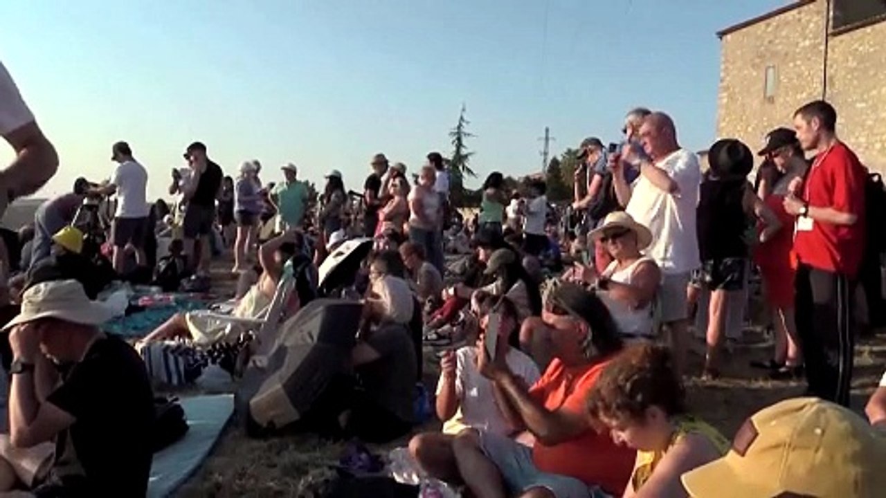 Eine halbe Million Besucher strömt in Spaniens Zone der totalen Sonnenfinsternis