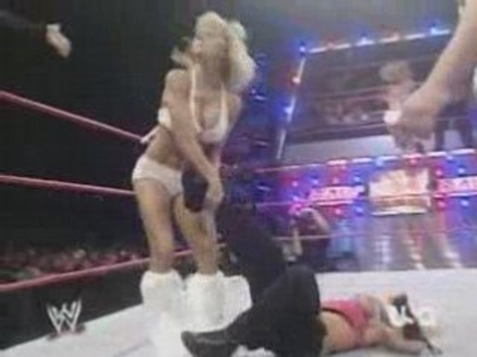 Trish , Mickie   Ashley Vs Candice , Victoria  Torrie