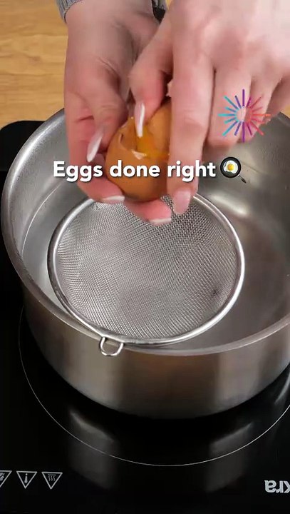 How to get the perfect fried eggs in seconds🍳