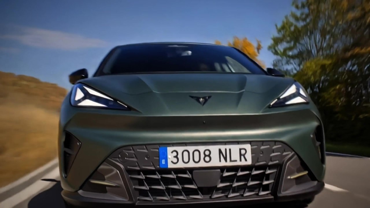New CUPRA Raval takes to the streets with rebel...