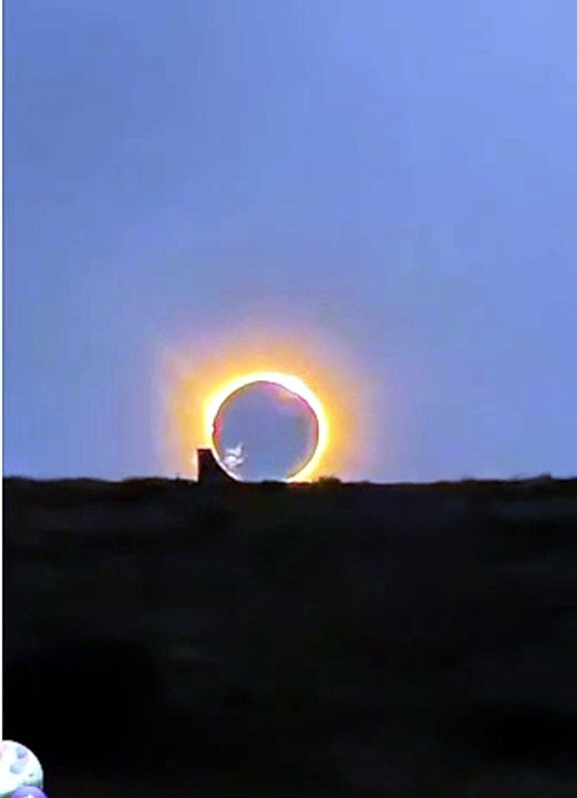 Lo straordinario 'Eclipse mode' dello skater Danny Leon