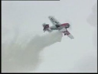 Passage_bas d'un avion sous un pont