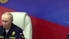 МИД Японии выразил "решительный протест" в связи с визитом Путина на спорные Курильские острова