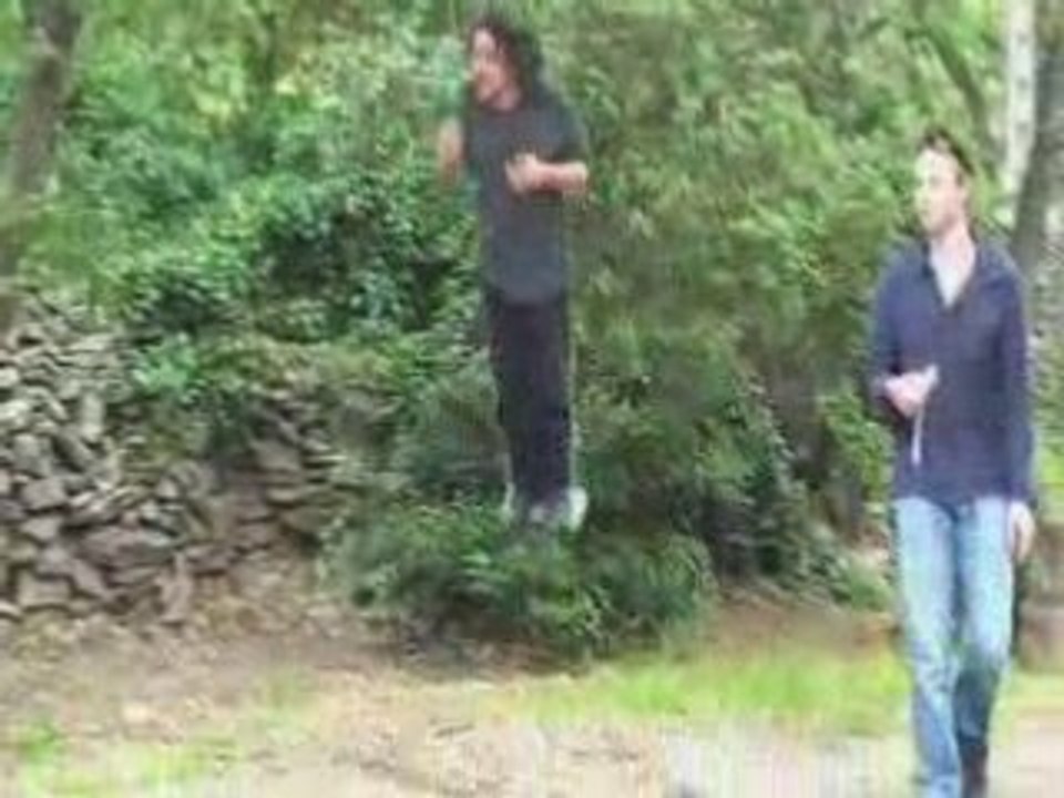 Regis fais de la balançoire