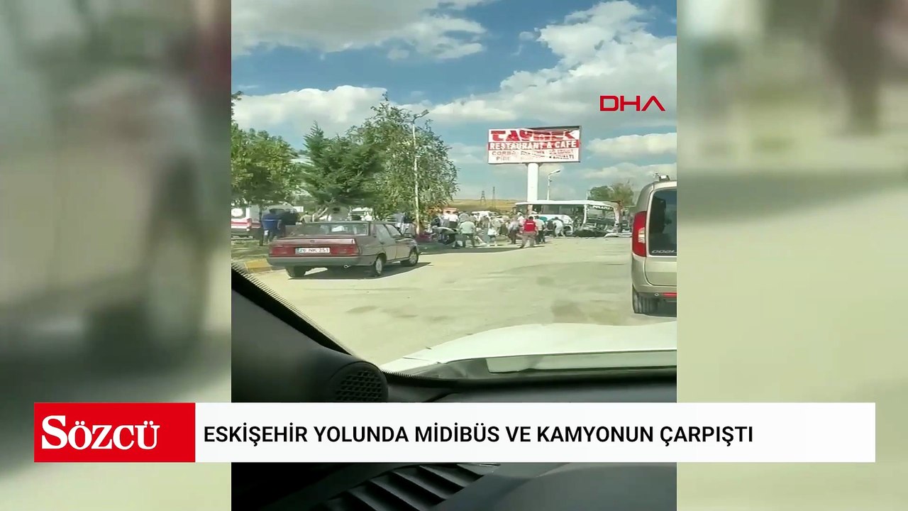 Eskişehir yolunda midibüs ve kamyonun çarpıştığı kazada çok sayıda yaralı var