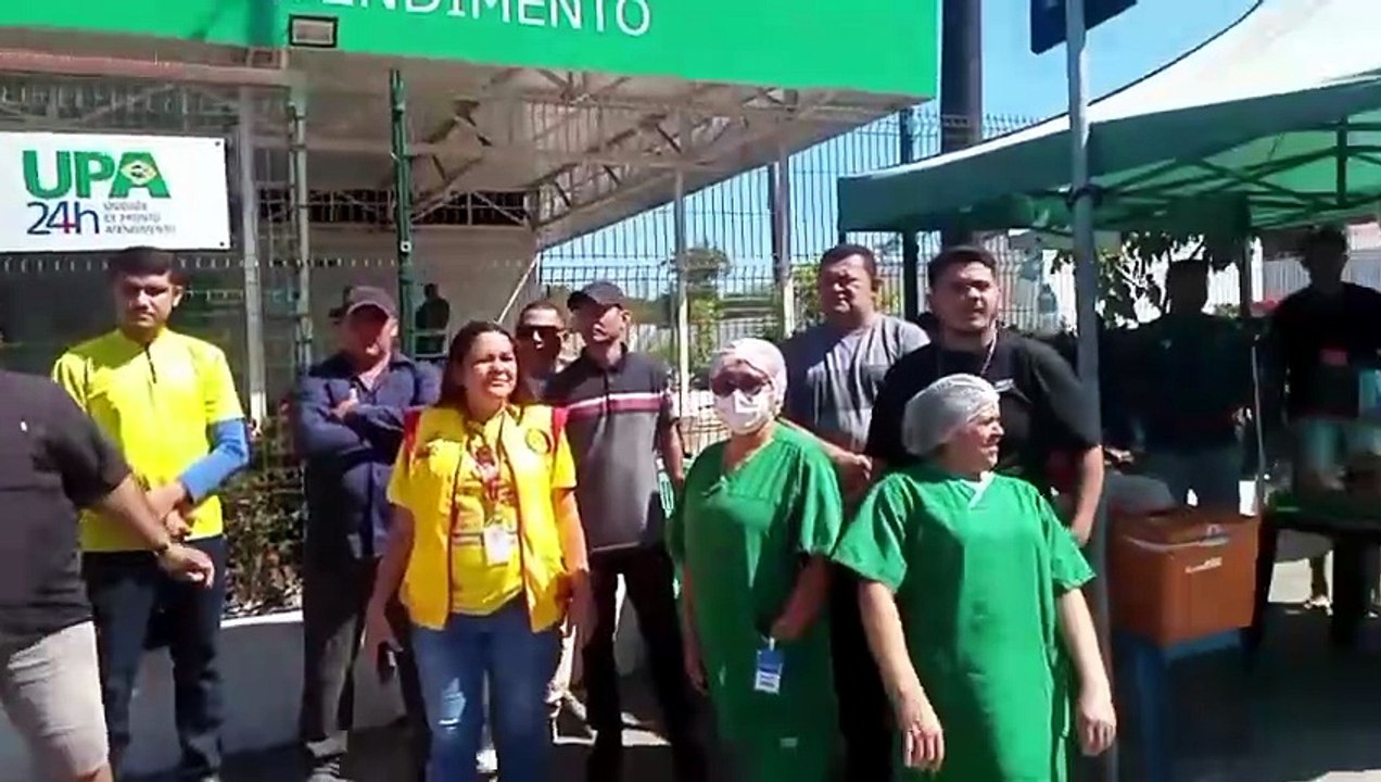 Paralisação contra atraso salarial agrupa funcionários de três UPAs de Fortaleza