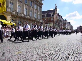 DEFILE GRAND PLACE DE CAMBRAI
