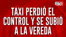 Taxi perdió el control y se subió a la vereda: hay tres heridos