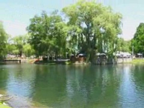 Toronto Discoveries-A Bike Ride to the Toronto Islands