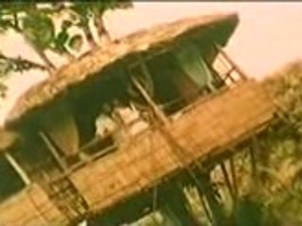 Kireedom song " Akkam Pakkam "