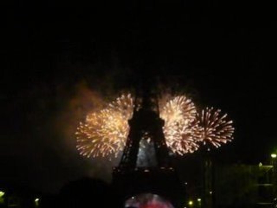 14 JUILLET 2008 PARIS TOUR EIFFEL FEU D ARTIFICE