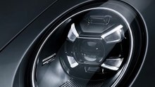 Полировка фар автомобиля для восстановления прозрачности, яркости и внешнего вида авто