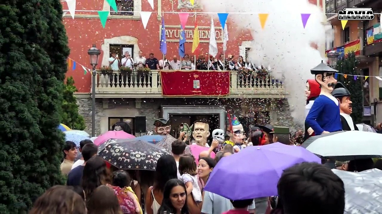 EL CHUPINAZO DEL INICIO DE LAS FIESTAS DE NAVIA 2026