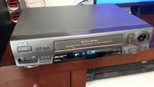 Vídeo Cassete JVC HR-J536M em funcionamento