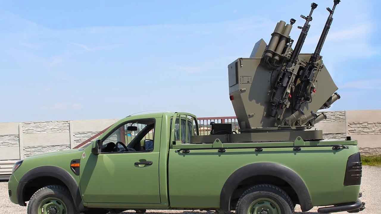 フォード・レンジャー、12.7mm機関銃4挺を搭載した対ドローンプラットフォームに