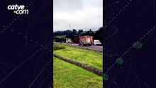 Caminhão tomba e quatro pessoas ficam feridas em São Luiz do Purunã