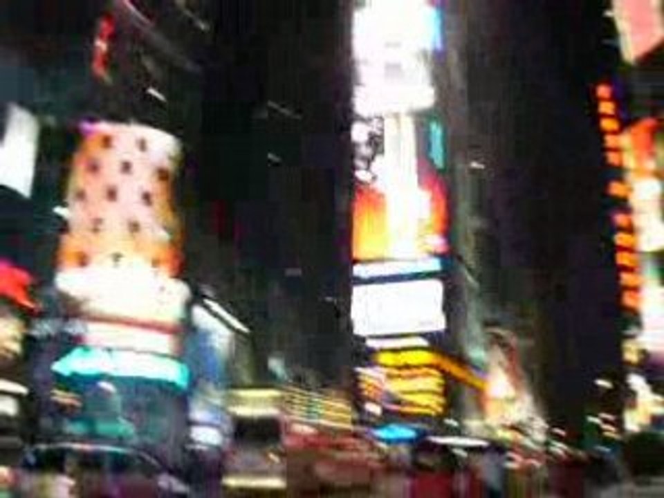 NEW YORK TIMES SQUARES (L)