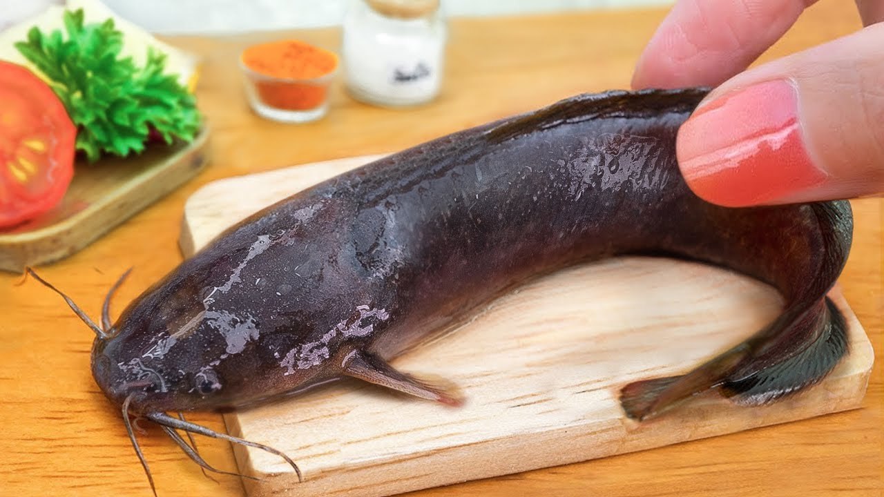 Cook Tasty Miniature Fried Catfish in Mini Kitchen - Catch Fish use Farming Technique