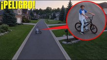 Si ves a este niño en bici por tu colonia, ¡huye y no lo sigas!