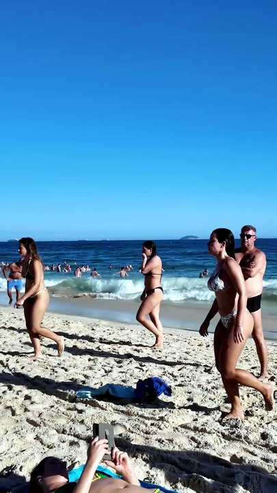 SuNny DaY at Copacabana Beach BR RIO DE JANEIRO
