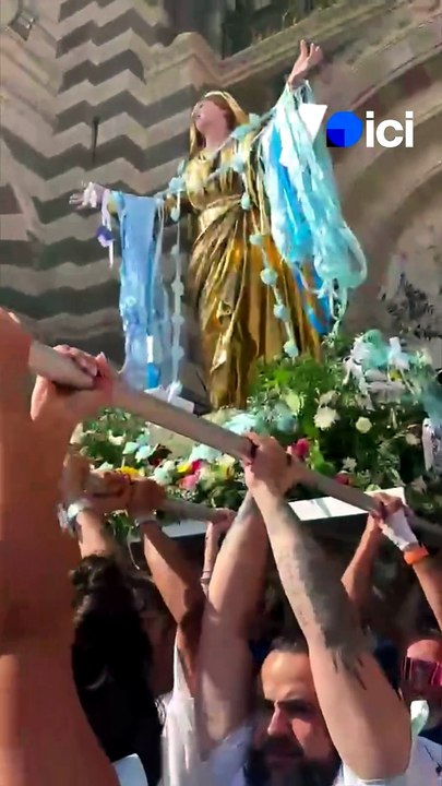 Procession pour l'Assomption Panier