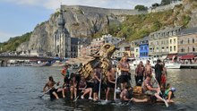 Au cœur de la Régate de baignoires à Dinant