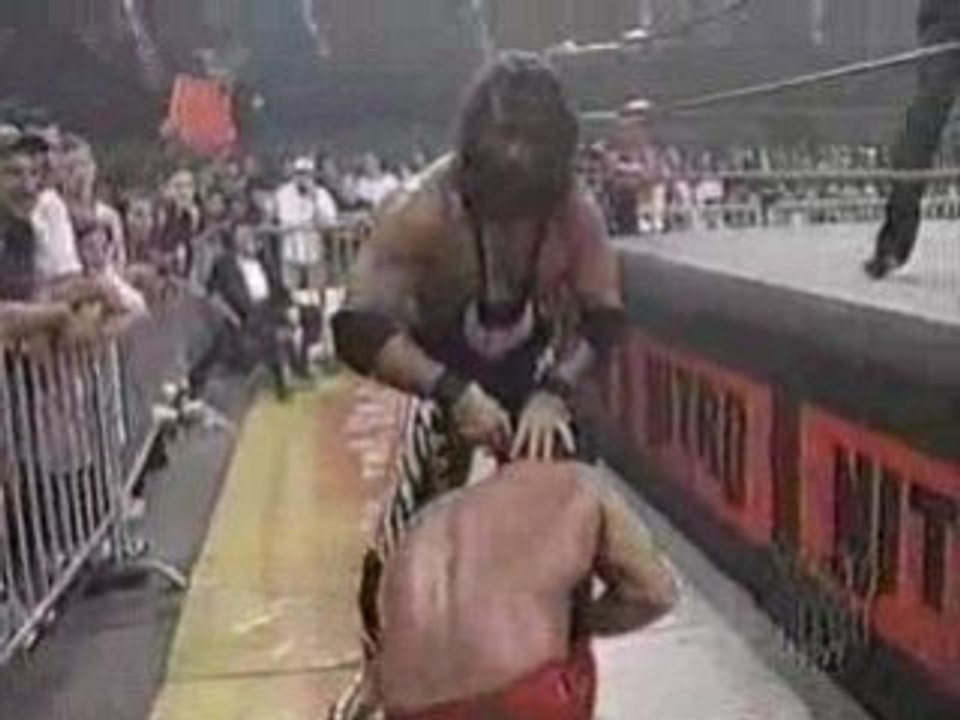 Nitro '98 - Bret Hart vs. Chris Benoit